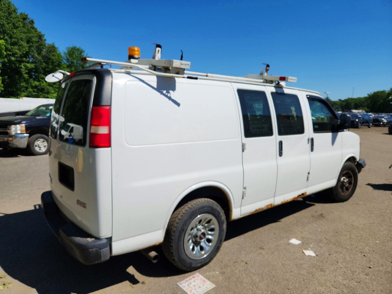 2014 GMC SAVANA G1500 — Фото 3 из 13