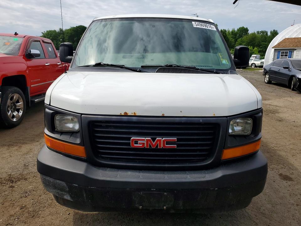 2017 GMC SAVANA G2500 — Фото 5 из 13