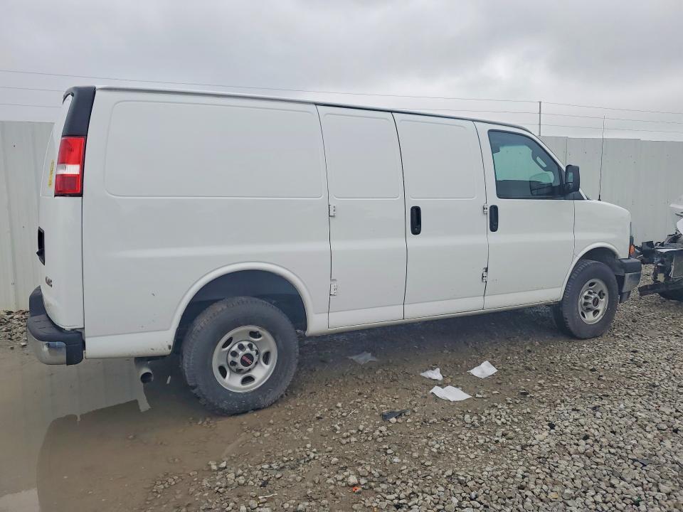 2022 GMC SAVANA 2500 CARGO DELIVERY VAN — Фото 3 из 13