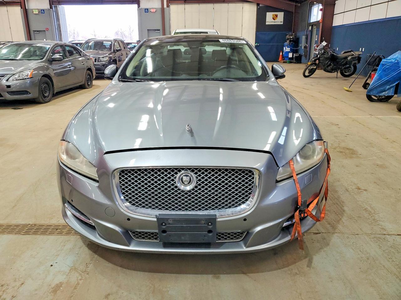 2011 JAGUAR XJL — Фото 5 из 12