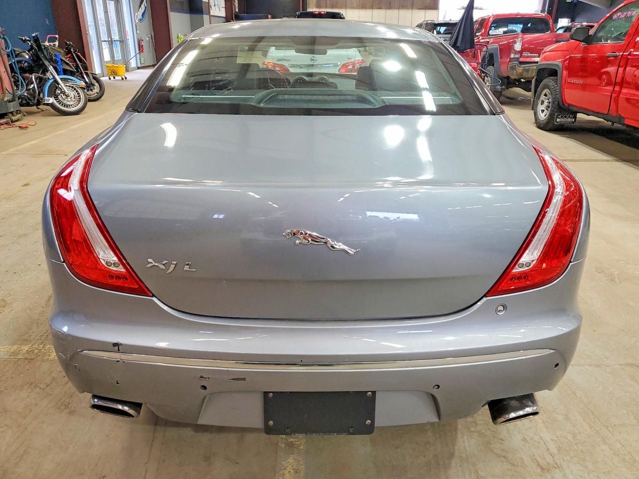 2011 JAGUAR XJL — Фото 6 из 12