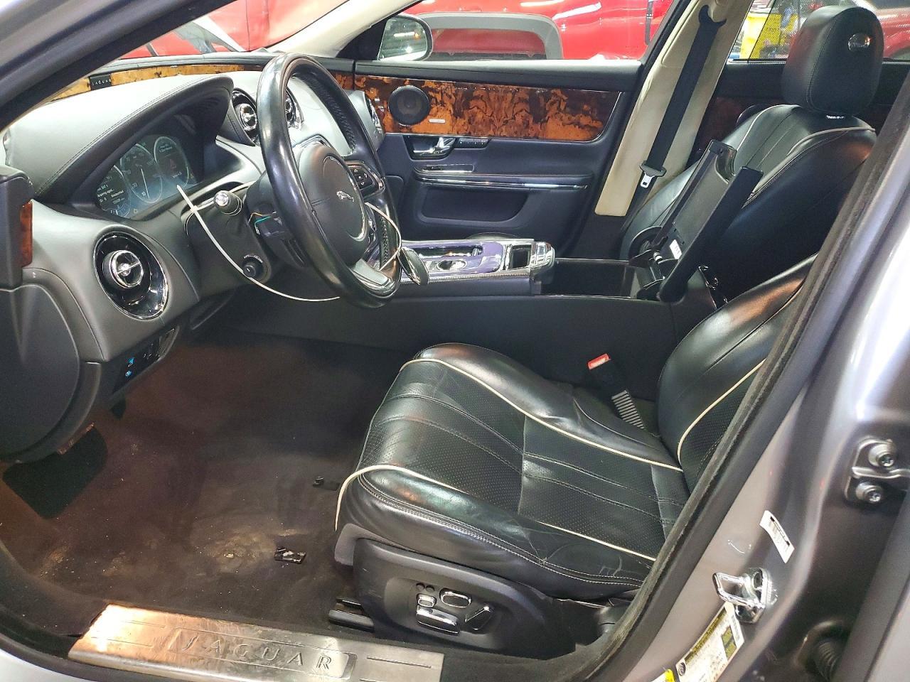 2011 JAGUAR XJL — Фото 7 из 12
