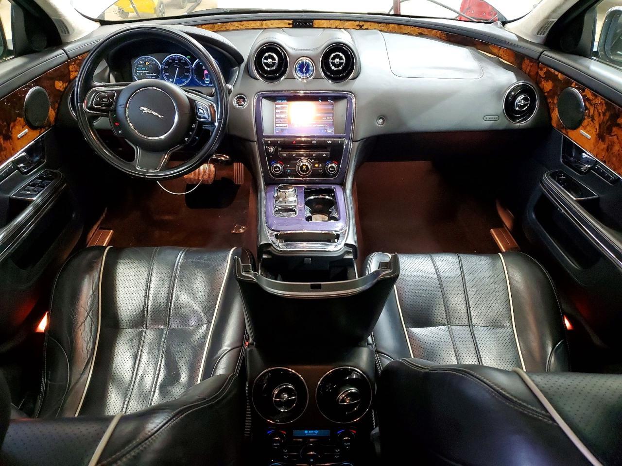 2011 JAGUAR XJL — Фото 8 из 12
