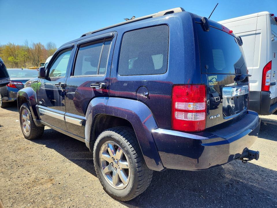 2012 JEEP LIBERTY SPORT — Фото 2 из 13