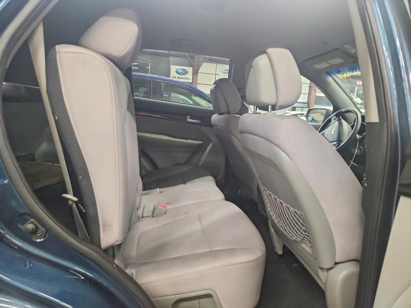 2014 KIA SORENTO LX — Фото 11 из 13