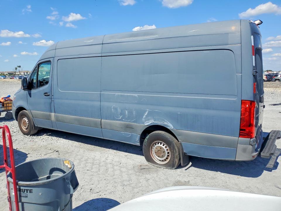 2019 MERCEDES BENZ SPRINTER 2500 DELIVERY VAN — Фото 2 из 12