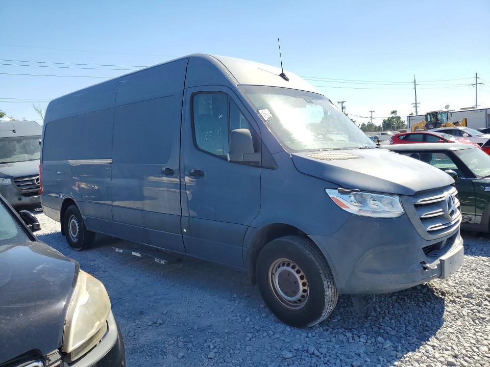 2019 MERCEDES BENZ SPRINTER 2500 DELIVERY VAN — Фото 4 из 12