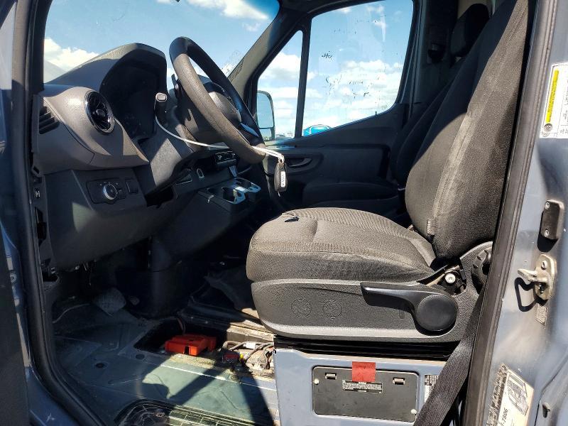 2019 MERCEDES BENZ SPRINTER 2500 DELIVERY VAN — Фото 7 из 12
