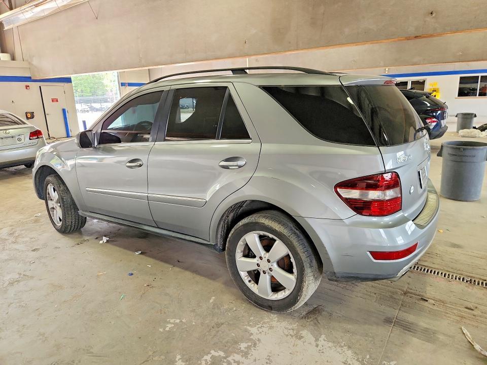 2010 MERCEDES-BENZ ML 350 4MATIC — Фото 2 из 13