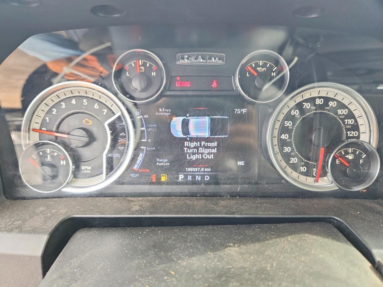 2013 RAM 1500 SLT — Фото 9 из 13