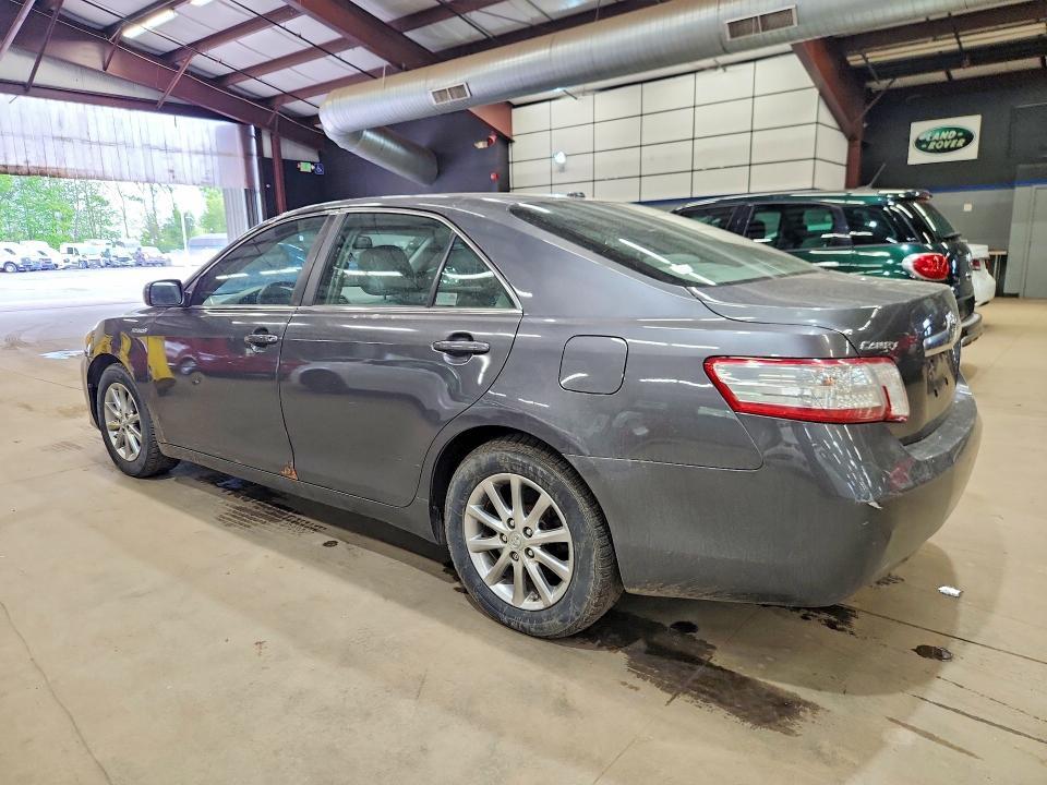 2011 TOYOTA CAMRY HYBRID — Фото 2 из 12