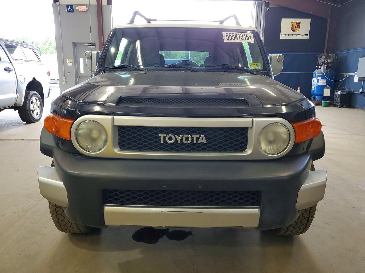2007 TOYOTA FJ CRUISER BASE — Фото 5 из 13