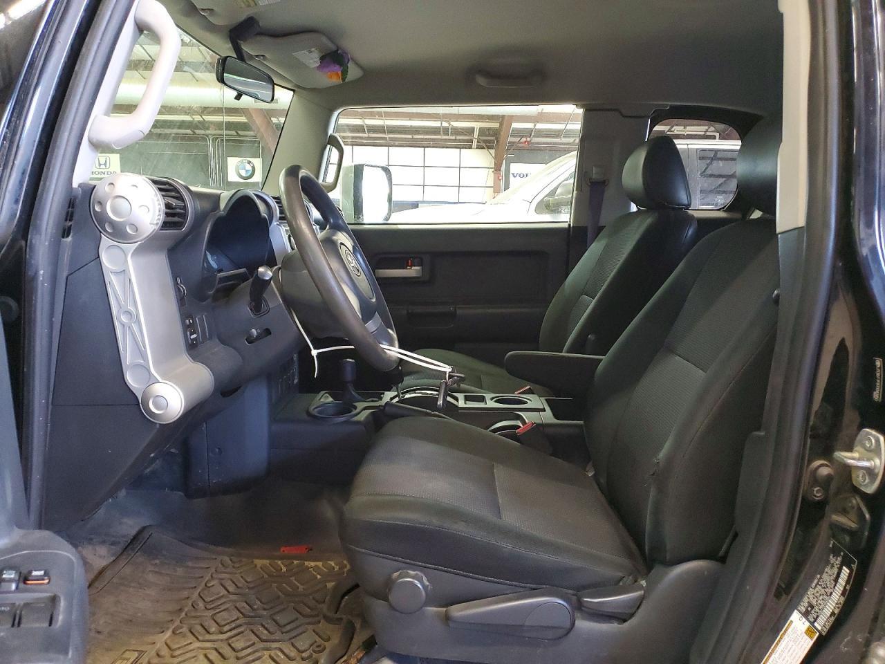 2007 TOYOTA FJ CRUISER BASE — Фото 7 из 13