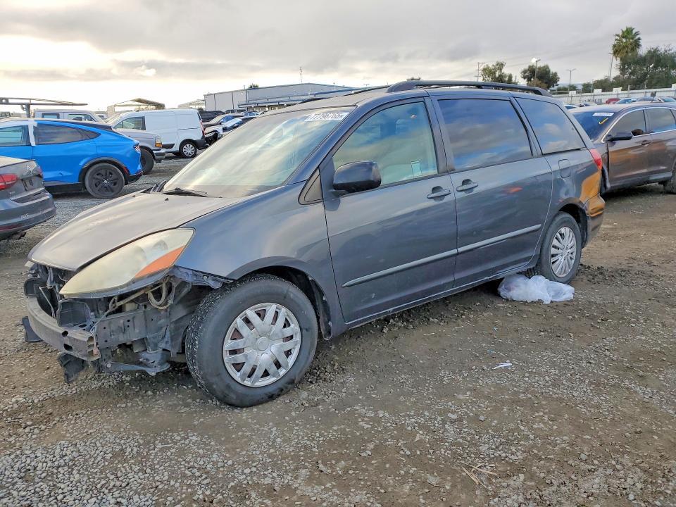 2007 TOYOTA SIENNA CE