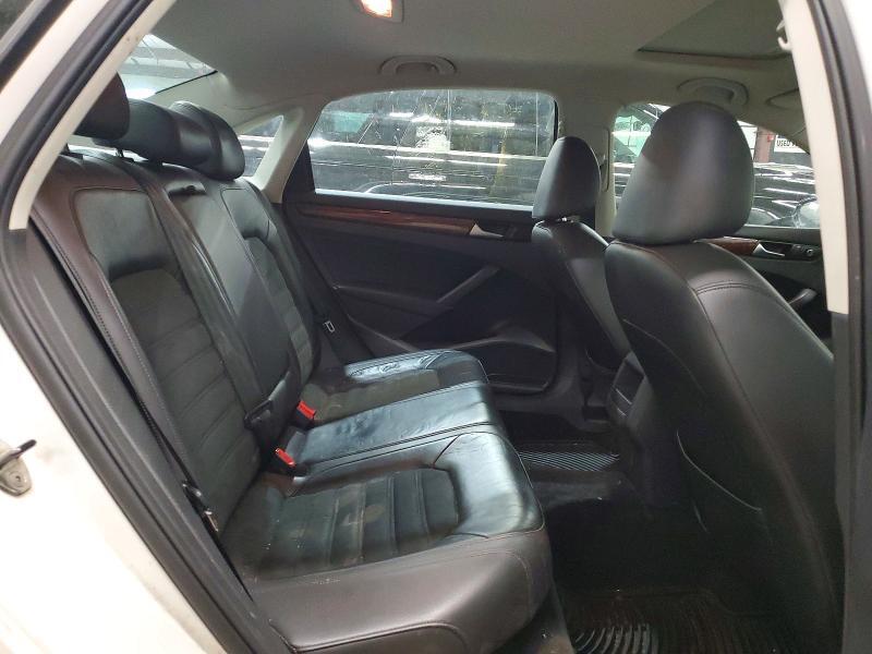 2012 VOLKSWAGEN PASSAT SEL — Фото 10 из 12