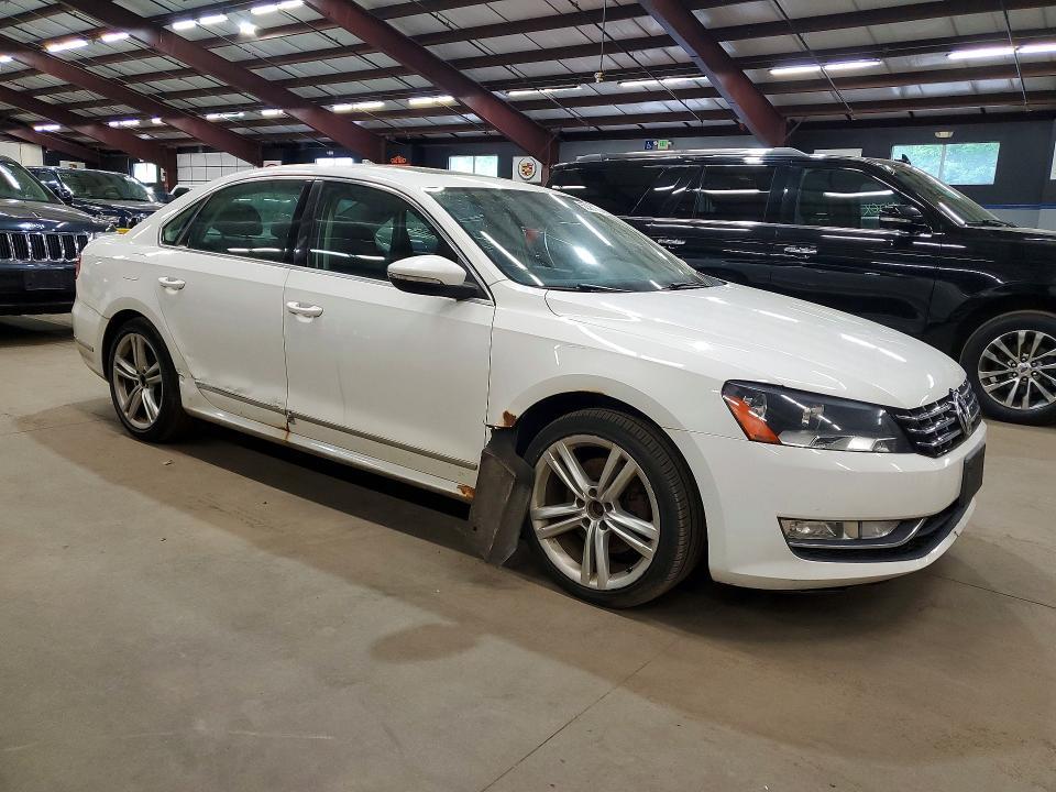 2012 VOLKSWAGEN PASSAT SEL — Фото 4 из 12