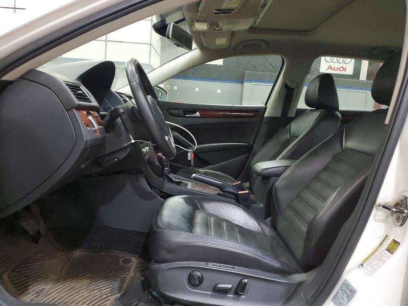 2012 VOLKSWAGEN PASSAT SEL — Фото 7 из 12