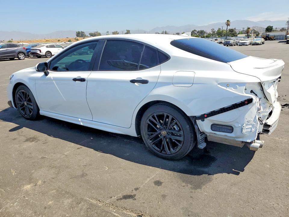 2025 TOYOTA CAMRY SE — Фото 2 из 12
