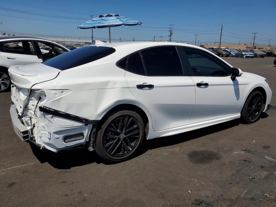 2025 TOYOTA CAMRY SE — Фото 3 из 12