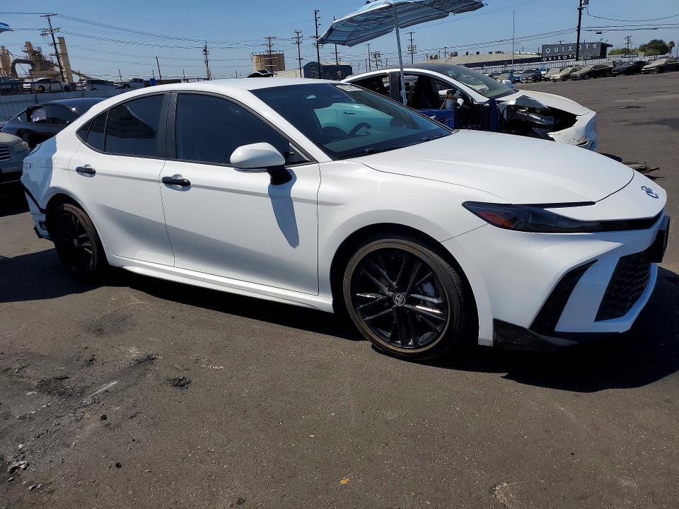 2025 TOYOTA CAMRY SE — Фото 4 из 12