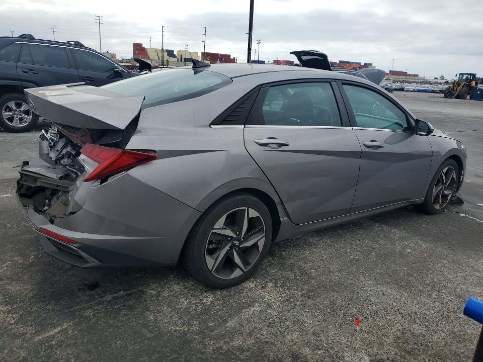 2021 HYUNDAI ELANTRA SEL — Фото 3 из 12