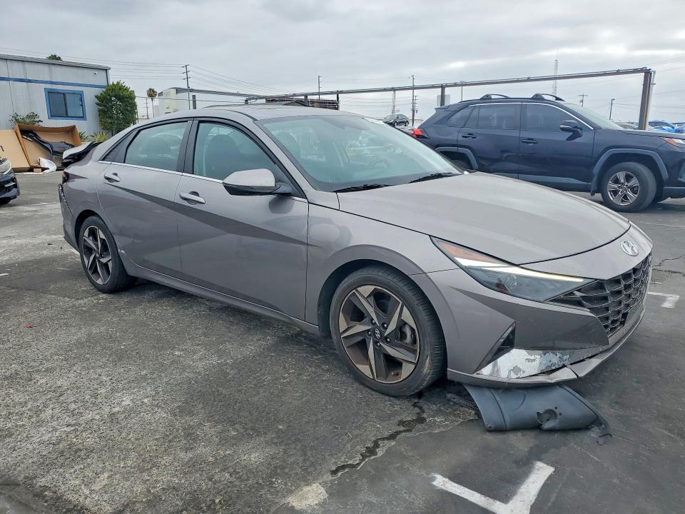 2021 HYUNDAI ELANTRA SEL — Фото 4 из 12