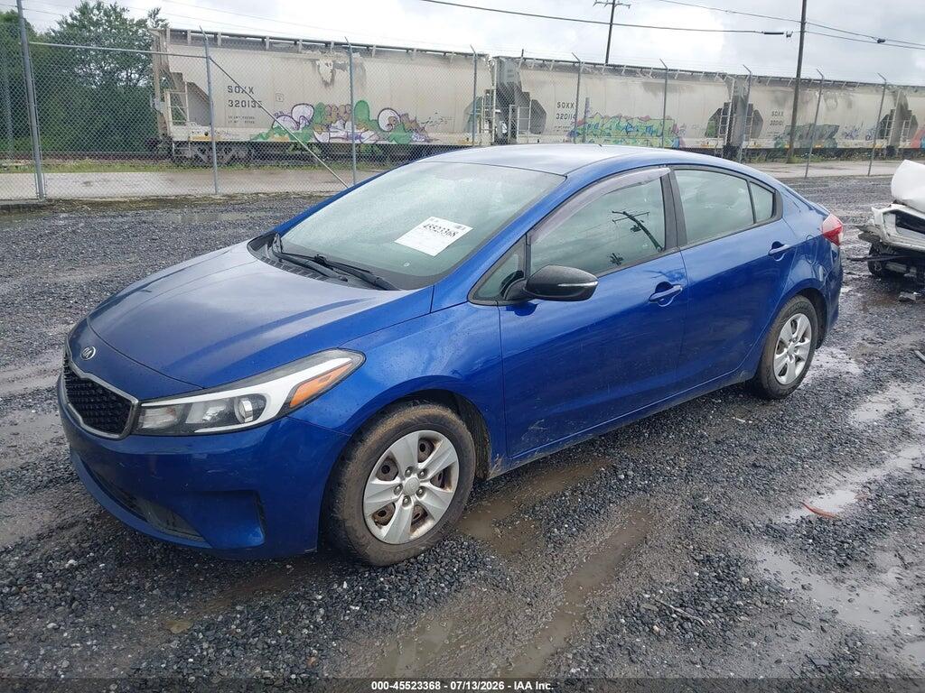 3KPFK4A72HE009809 2017 KIA FORTE photo no. 2