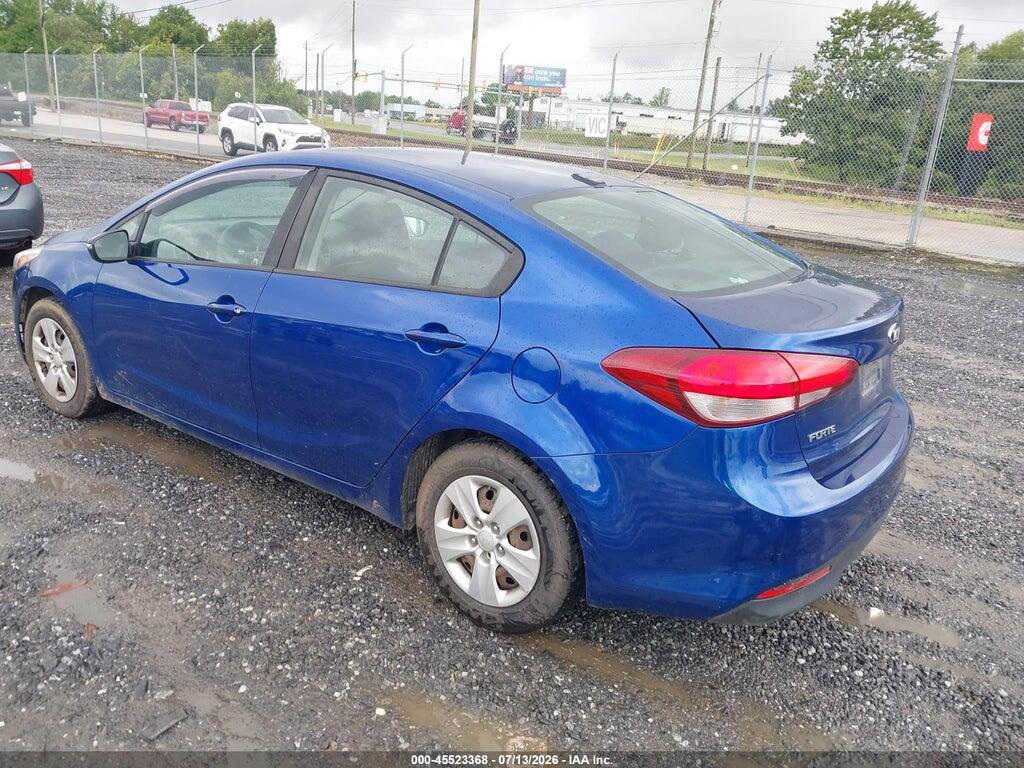 3KPFK4A72HE009809 2017 KIA FORTE photo no. 3