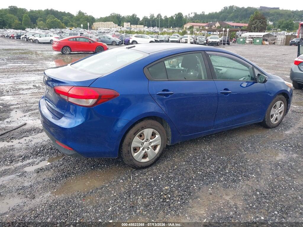 3KPFK4A72HE009809 2017 KIA FORTE photo no. 4