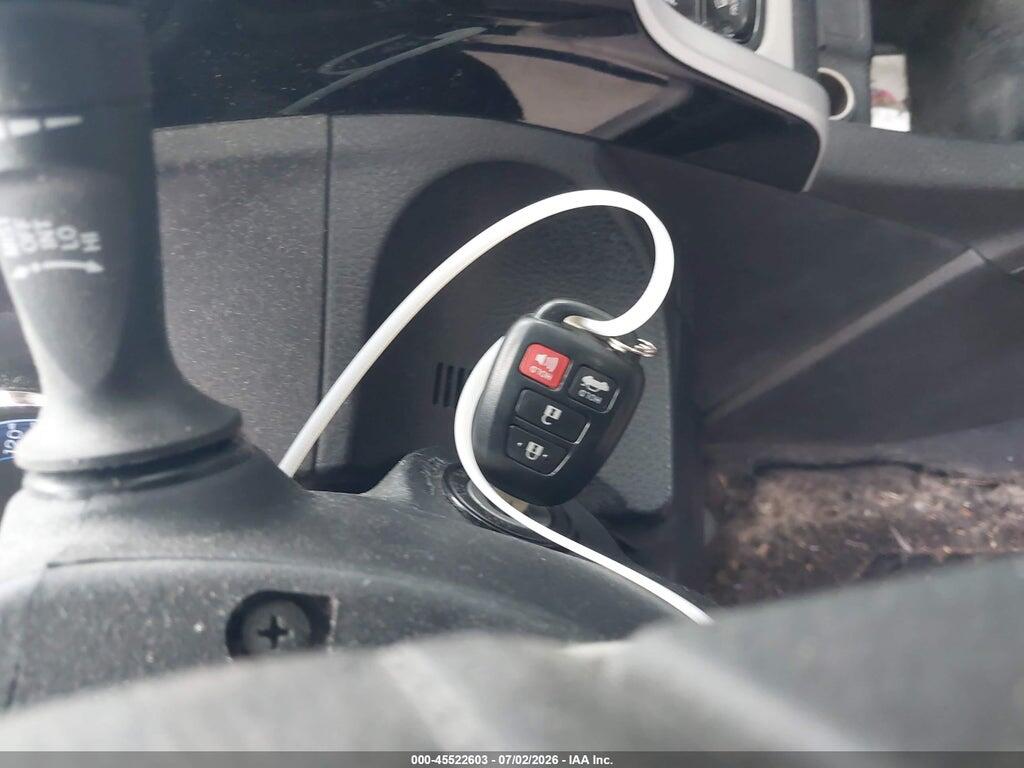 5YFBURHE6HP692669 2017 TOYOTA COROLLA photo no. 11