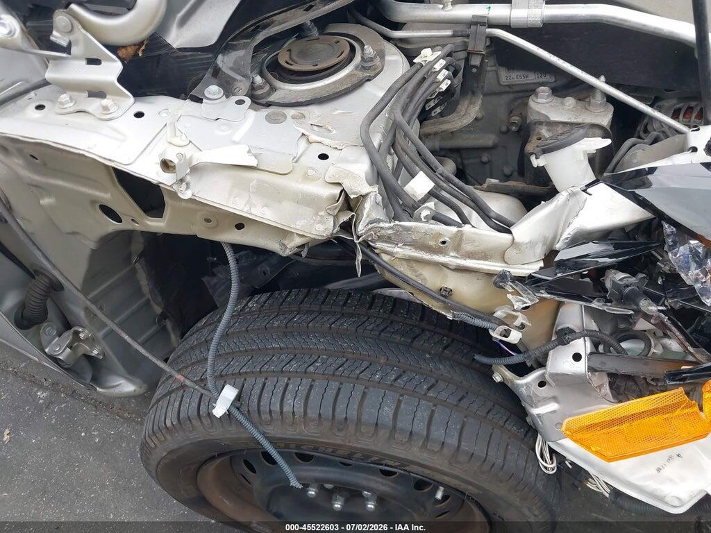 5YFBURHE6HP692669 2017 TOYOTA COROLLA photo no. 12