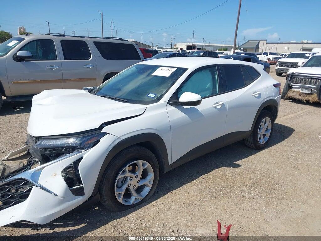 KL77LFEP0TC022028 2026 CHEVROLET TRAX photo no. 2