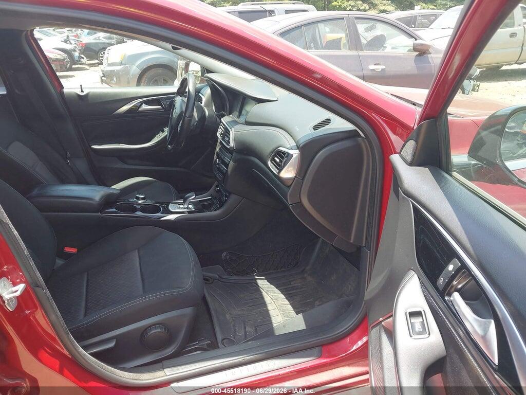 SJKCH5CP0HA033000 2017 INFINITI QX30 photo no. 5