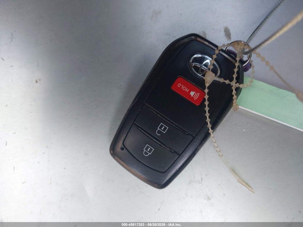 7MUCAAAG0RV103737 2024 TOYOTA COROLLA CROSS photo no. 11