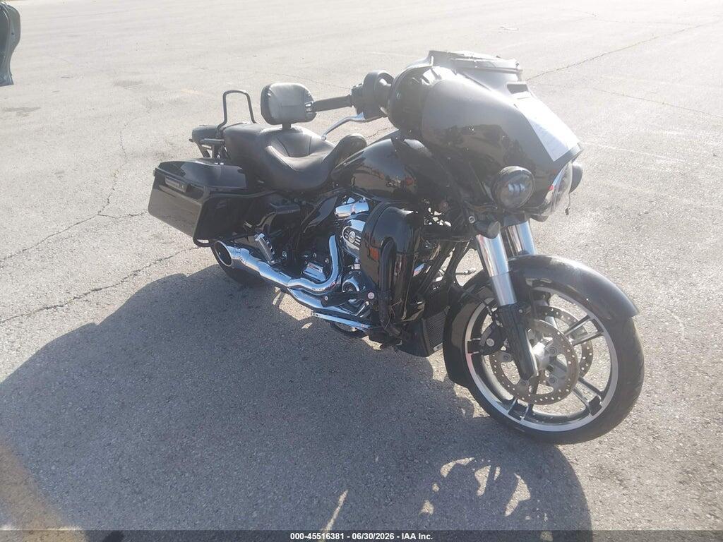 1HD1KBC18JB612322 2018 HARLEY-DAVIDSON FLHX photo no. 2