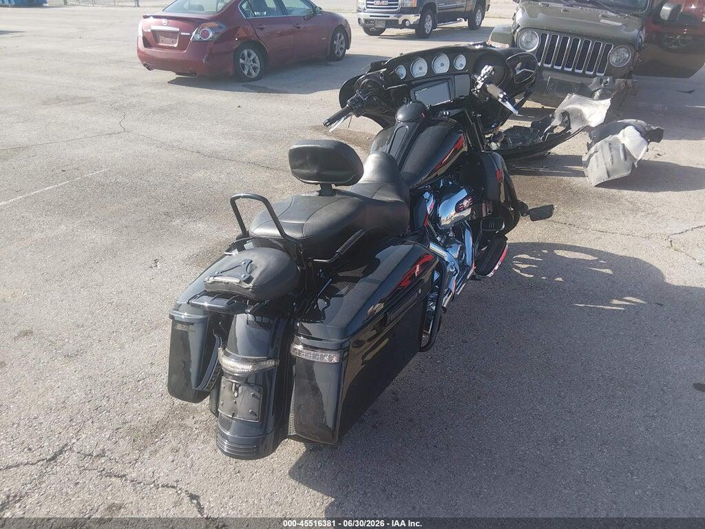 1HD1KBC18JB612322 2018 HARLEY-DAVIDSON FLHX photo no. 3