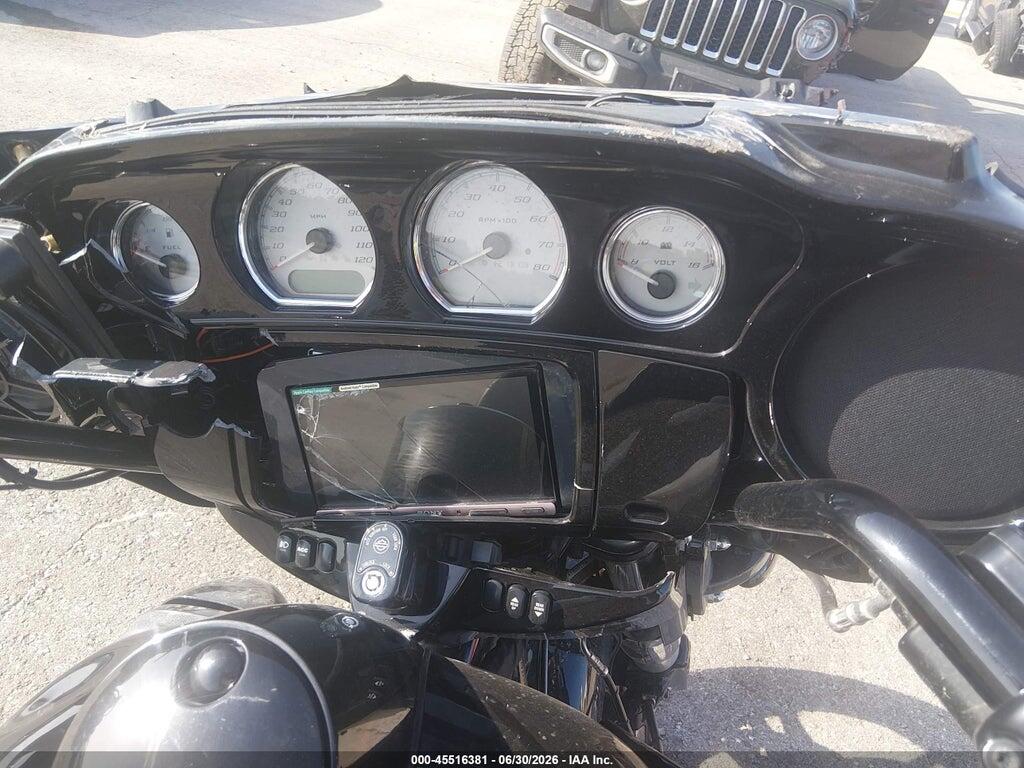 1HD1KBC18JB612322 2018 HARLEY-DAVIDSON FLHX photo no. 7