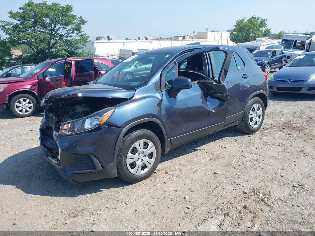3GNCJKSB9KL175686 2019 CHEVROLET TRAX photo no. 2