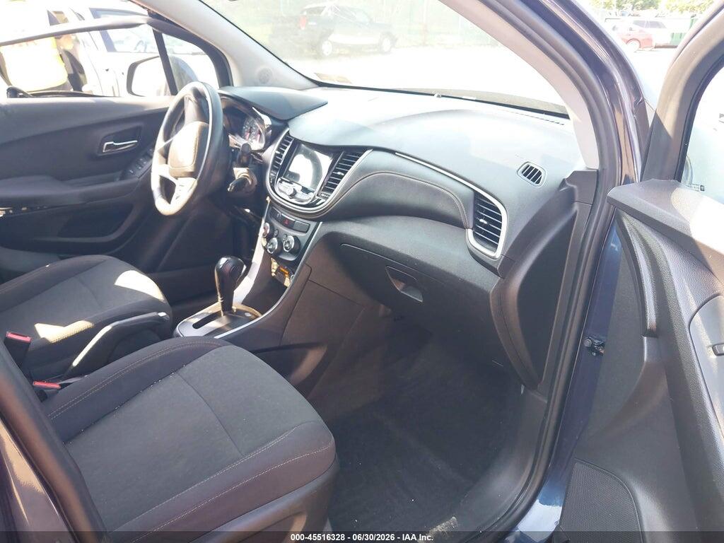 3GNCJKSB9KL175686 2019 CHEVROLET TRAX photo no. 5