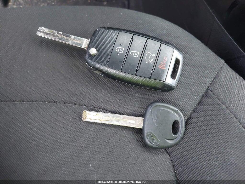 KNDJN2A27K7636040 2019 KIA SOUL photo no. 11