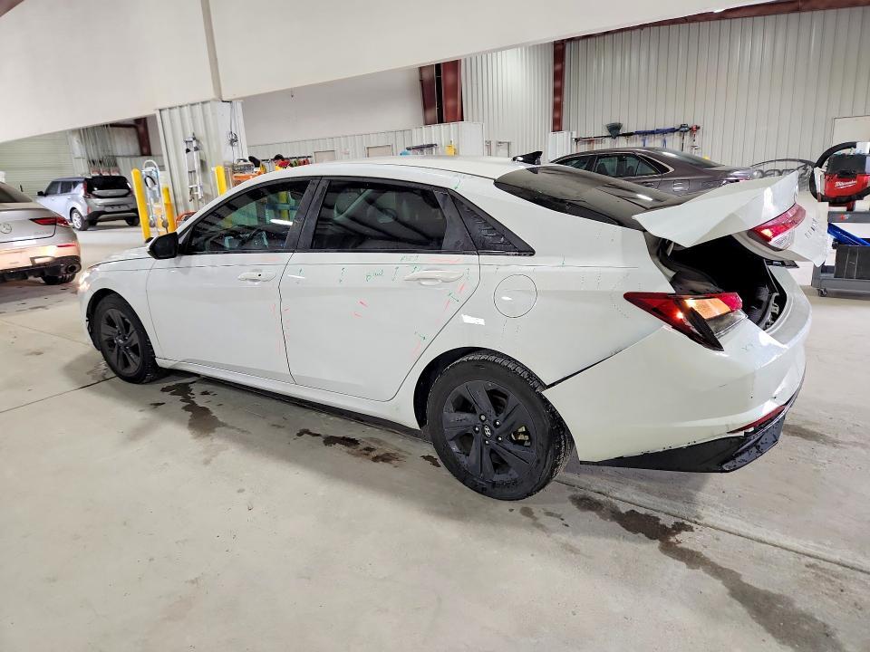 2021 HYUNDAI ELANTRA SEL — Фото 2 из 12