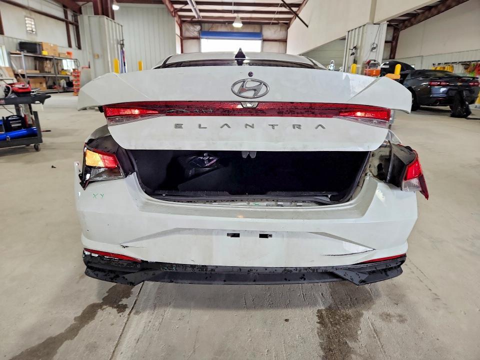 2021 HYUNDAI ELANTRA SEL — Фото 6 из 12