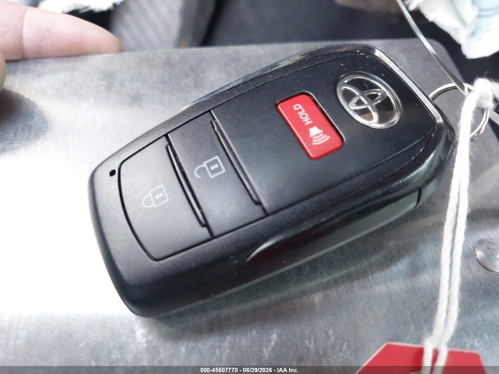 7MUBAABGXPV052531 2023 TOYOTA COROLLA CROSS photo no. 11