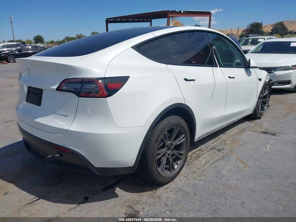 7SAYGDEE8RF123461 2024 TESLA MODEL Y photo no. 4