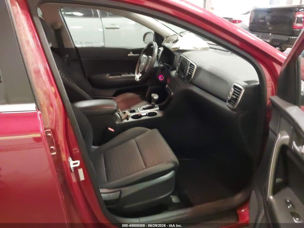 KNDPMCAC0J7427894 2018 KIA SPORTAGE photo no. 5