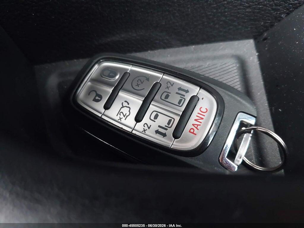 2C4RC1BG5TR222459 2026 CHRYSLER PACIFICA photo no. 11
