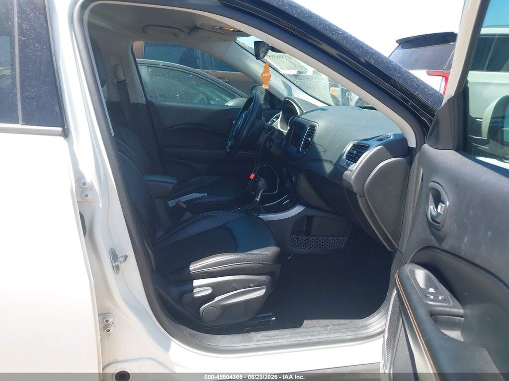 3C4NJCBB1JT368615 2018 JEEP COMPASS photo no. 5