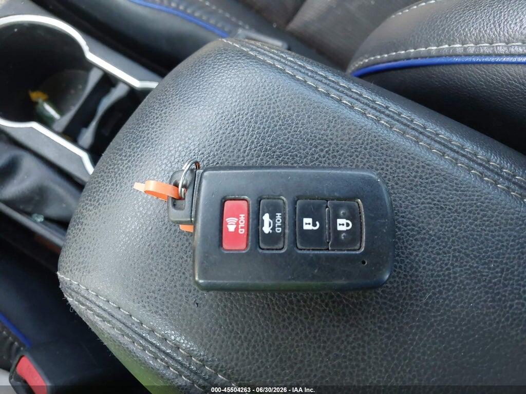 5YFBURHE8JP751923 2018 TOYOTA COROLLA photo no. 11