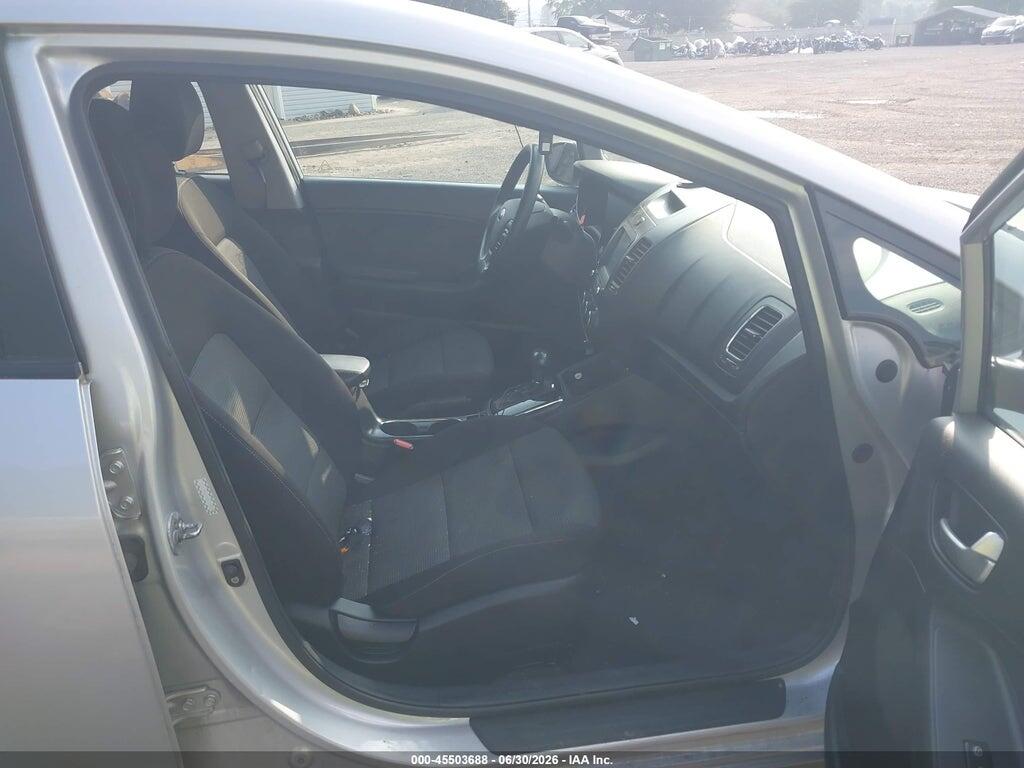 KNAFK5A86H5669231 2017 KIA FORTE photo no. 5