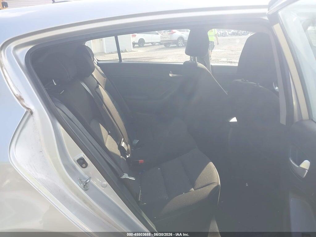KNAFK5A86H5669231 2017 KIA FORTE photo no. 8